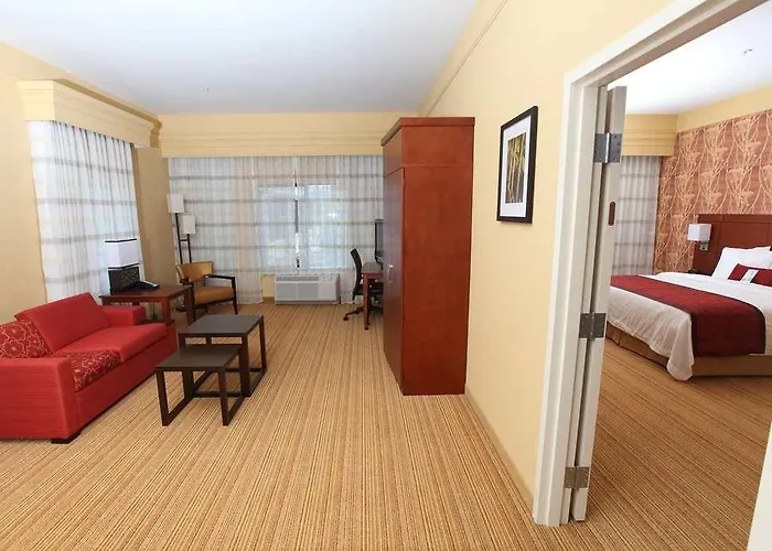 Hotel Courtyard By Marriott 3*