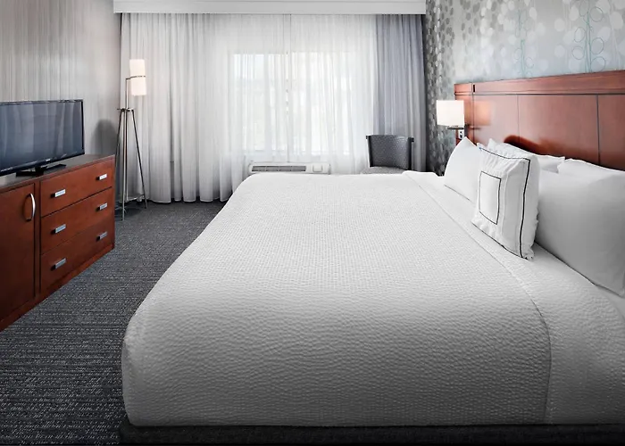 Courtyard By Marriott Hotel