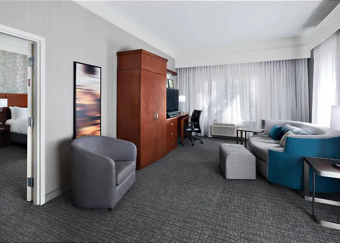 Hotel Courtyard By Marriott