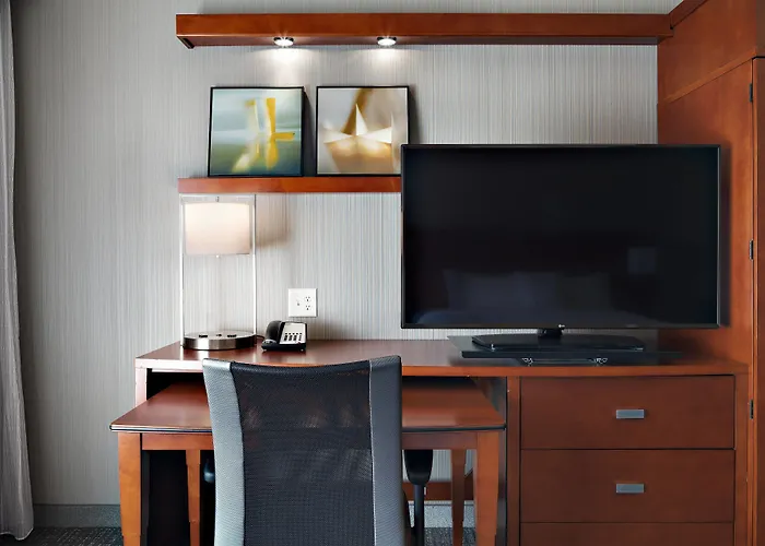 Courtyard By Marriott Hotel
