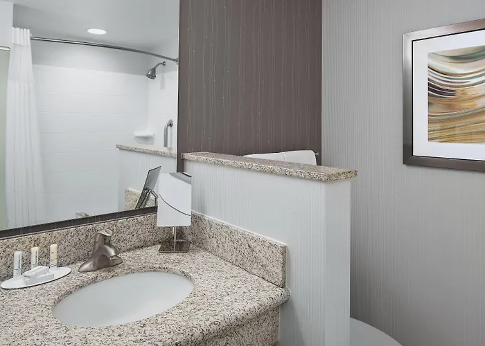 Courtyard By Marriott