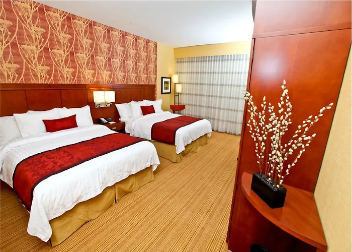 Courtyard By Marriott Hotel