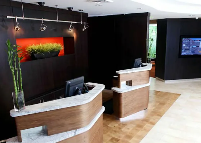 Courtyard By Marriott Hotel 3*