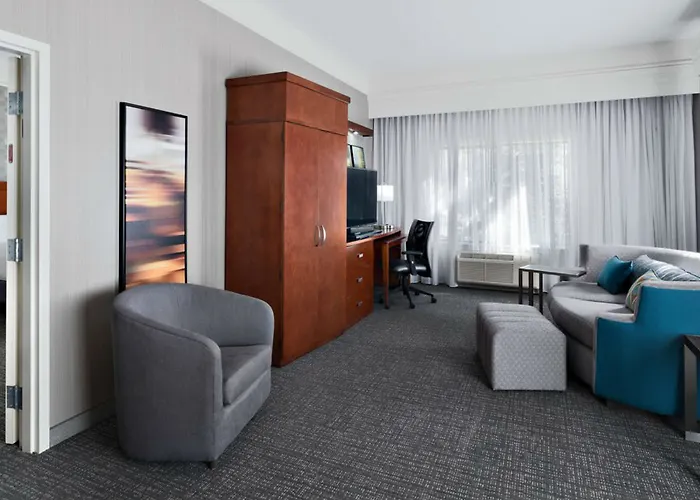 Courtyard By Marriott Flagstaff