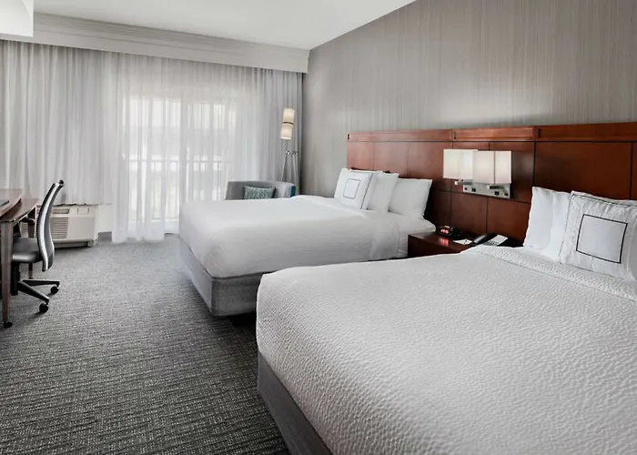Hotel Courtyard By Marriott 3*